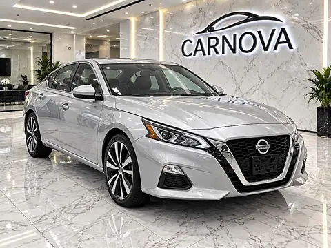2021 Nissan Altima 2.5 SR Sedan photo 1