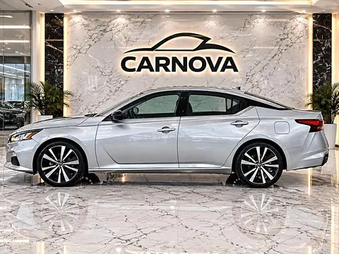 2021 Nissan Altima 2.5 SR Sedan photo 5