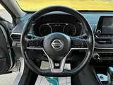 2021 Nissan Altima 2.5 SR Sedan, foto 29 de 34