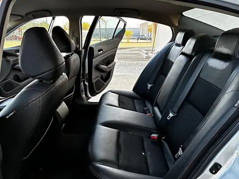2021 Nissan Altima 2.5 SR Sedan, foto 20 de 34, auto usado en venta en CARNOVA Dallas