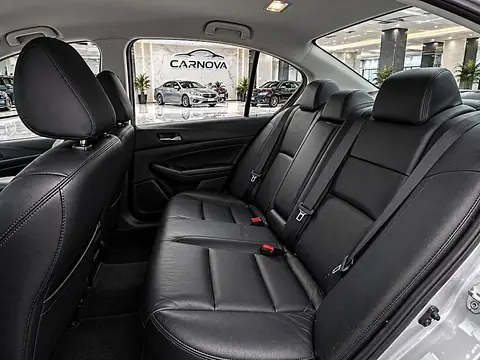 2021 Nissan Altima 2.5 SR Sedan, foto 10 de 34, auto usado en venta en CARNOVA Dallas