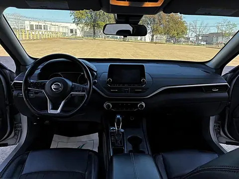 2021 Nissan Altima 2.5 SR Sedan, foto 18 de 34, auto usado en venta en CARNOVA Dallas
