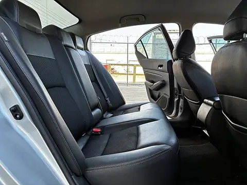 2021 Nissan Altima 2.5 SR Sedan, foto 17 de 34, auto usado en venta en CARNOVA Dallas