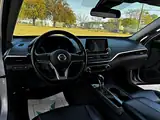 2021 Nissan Altima 2.5 SR Sedan, foto 19 de 34