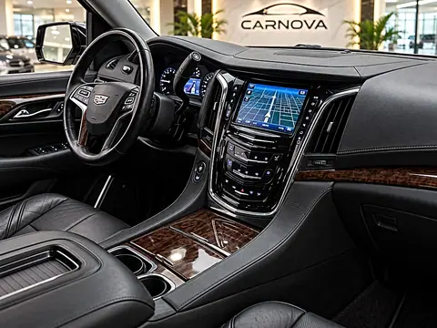 2018 Cadillac Escalade ESV 4WD 4dr Luxury photo 12