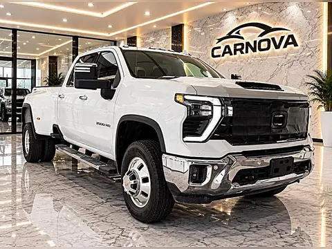 2025 Chevrolet Silverado 3500HD 4WD Crew Cab 172" LTZ photo 1