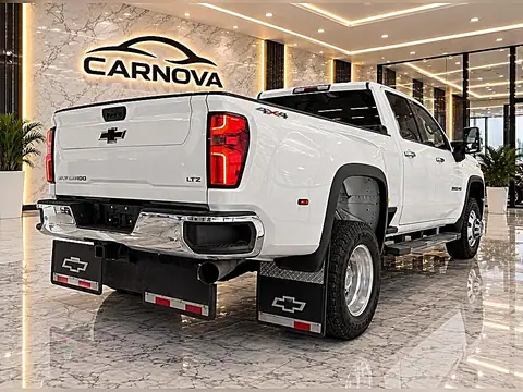 2025 Chevrolet Silverado 3500HD 4WD Crew Cab 172" LTZ photo 3