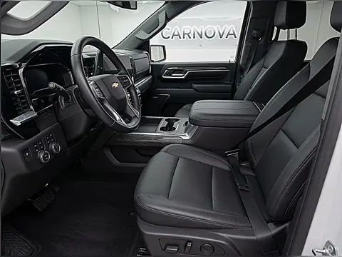 2025 Chevrolet Silverado 3500HD 4WD Crew Cab 172" LTZ photo 9