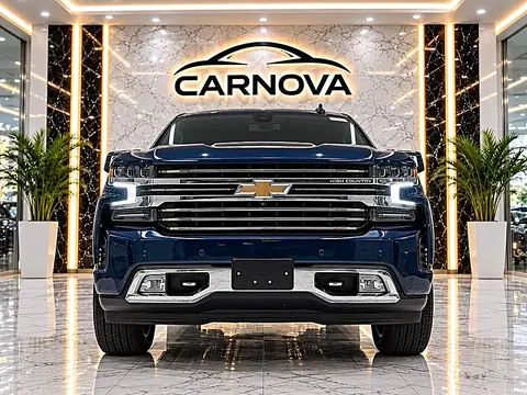 2019 Chevrolet Silverado 1500 4WD Crew Cab 147" High Country photo 2
