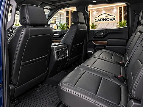 2019 Chevrolet Silverado 1500 4WD Crew Cab 147" High Country photo 11