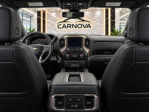 2019 Chevrolet Silverado 1500 4WD Crew Cab 147" High Country photo 14