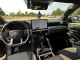 2025 Toyota Tacoma SR Double Cab 5' Bed 4X4, foto 57 de 82