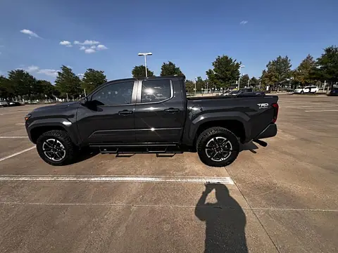 2025 Toyota Tacoma SR Double Cab 5' Bed 4X4, foto 40 de 82, troca usada en venta en CARNOVA Dallas