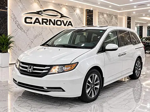 2015 Honda Odyssey Touring Elite photo 2