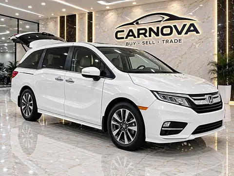 2015 Honda Odyssey Touring Elite photo 3