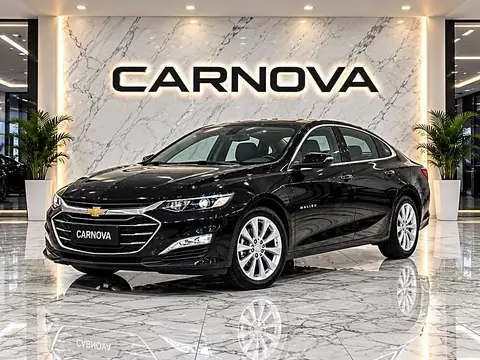 2022 Chevrolet Malibu 4dr Sdn LT photo 2