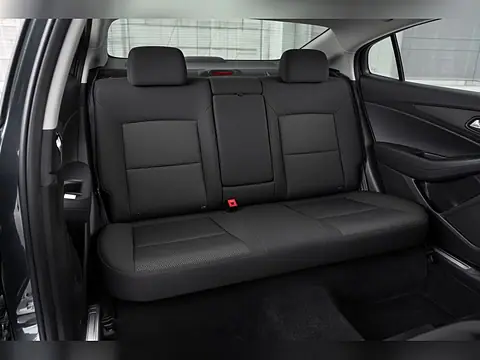 2022 Chevrolet Malibu 4dr Sdn LT photo 6