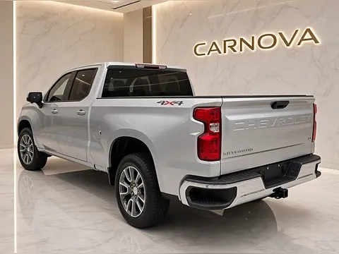 2020 Chevrolet Silverado 1500 4WD Crew Cab 157" LT photo 3