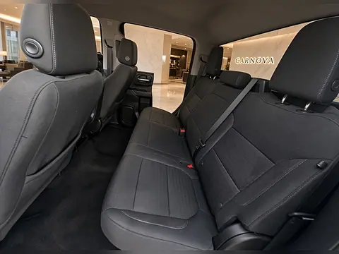2020 Chevrolet Silverado 1500 4WD Crew Cab 157" LT photo 10