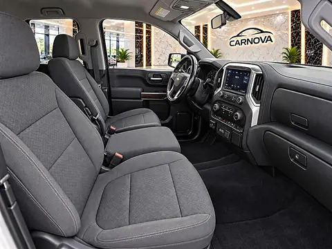 2020 Chevrolet Silverado 1500 4WD Crew Cab 157" LT photo 20