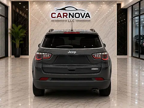 2018 Jeep Compass Latitude FWD photo 5
