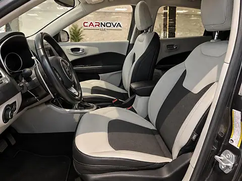 2018 Jeep Compass Latitude FWD, foto 13 de 29, auto usado en venta en CARNOVA Dallas