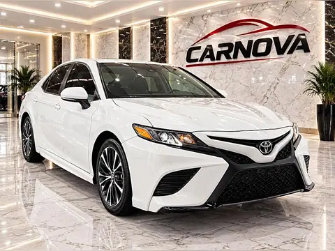 2020 Toyota Camry SE Auto (Natl) photo 1
