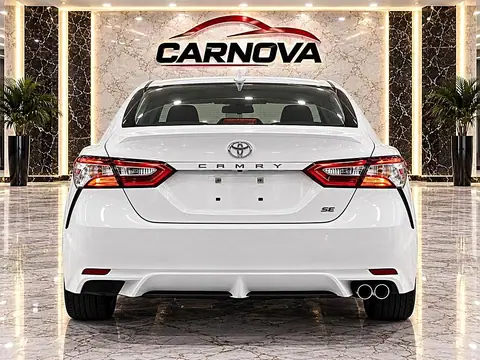 2020 Toyota Camry SE Auto (Natl) photo 2