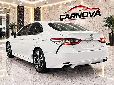 2020 Toyota Camry SE Auto (Natl) photo 3