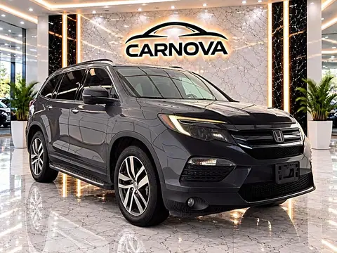 2018 Honda Pilot Touring 2WD photo 1