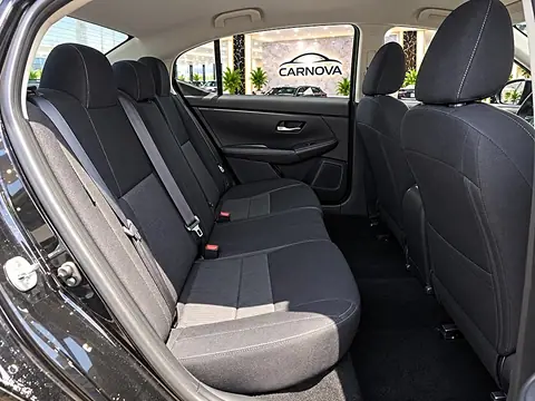 2021 Nissan Sentra SV, foto 14 de 16, auto usado en venta en CARNOVA Dallas