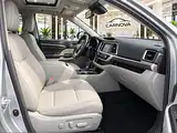 2018 Toyota Highlander Limited V6 FWD, foto 16 de 17