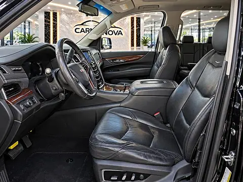 2018 Cadillac Escalade 2WD 4dr Luxury photo 9