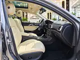 2017 Infiniti QX30 AWD, foto 10 de 16