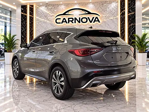 2017 Infiniti QX30 AWD, foto 6 de 16, auto usado en venta en CARNOVA Dallas