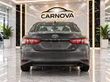 2018 Toyota Camry LE, foto 6 de 16