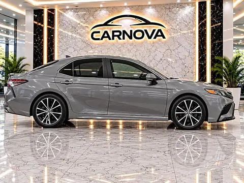 2020 Toyota Camry SE Sedan photo 4