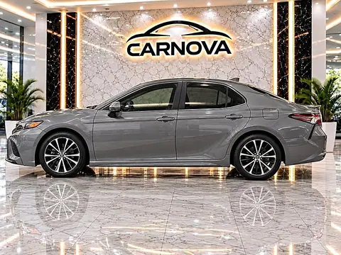 2020 Toyota Camry SE Sedan photo 5
