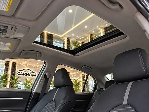 2020 Toyota Camry SE Sedan, foto 15 de 16, auto usado en venta en CARNOVA Dallas