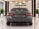 2020 Toyota Camry SE Sedan, foto 8 de 16