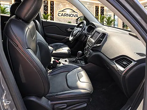 2019 Jeep Cherokee Latitude Plus FWD, foto 9 de 16, auto usado en venta en CARNOVA Dallas