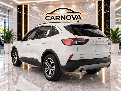 2020 Ford Escape SEL FWD photo 5