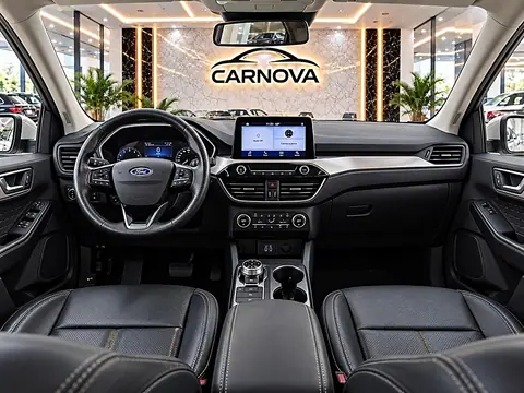 2020 Ford Escape SEL FWD photo 13