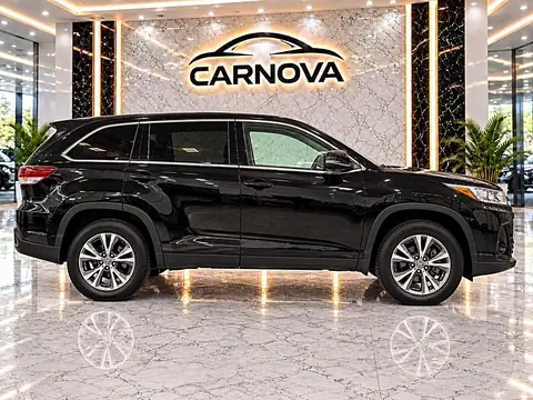 2019 Toyota Highlander LE I4 FWD (Natl) photo 2