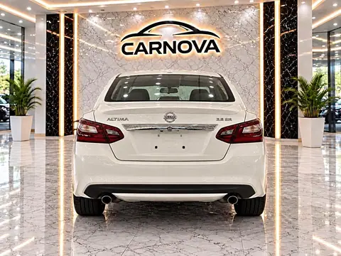 2018 Nissan Altima 2.5 SR Sedan photo 4