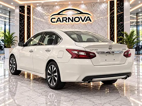 2018 Nissan Altima 2.5 SR Sedan photo 5