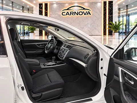 2018 Nissan Altima 2.5 SR Sedan, foto 10 de 16, auto usado en venta en CARNOVA Dallas
