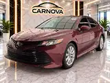 2020 Toyota Camry LE, foto 7 de 18