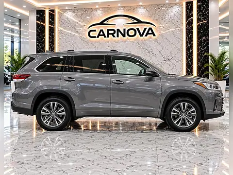 2019 Toyota Highlander SE V6 FWD (Natl) photo 2